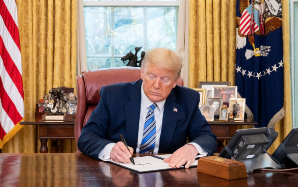 Трамп підписав оборонний бюджет США із $800 млн для України » ТВА Трамп підписав оборонний бюджет США із $800 млн для України » ТВА