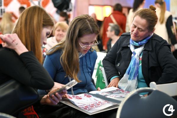 C4 - У Чернівцях втретє відбувся ярмарок &laquo;Людень&raquo; (фоторепортаж)