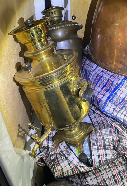 Буковинські прикордонники завадили спробі незаконного вивезення самоварів » ТВА
