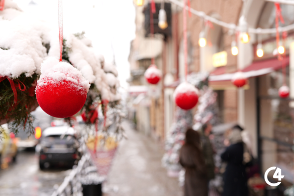 C4 - Різдвяна атмосфера в Чернівцях (фото)