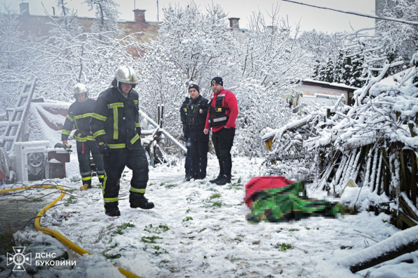 C4 - У пожежі в житловому будинку в Чернівцях загину 82-річний чоловік