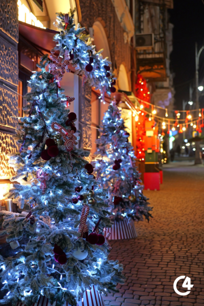 C4 - Справжній дух Різдва панує в Чернівцях (фотозвіт)