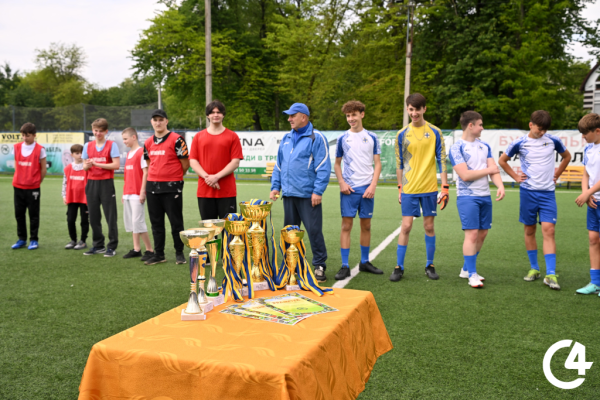 C4 - На Буковині відбувся чемпіонат з міні-футболу (фоторепортаж)