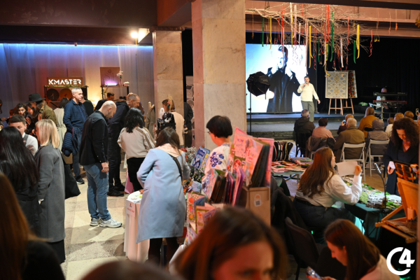 C4 - У Чернівцях втретє відбувся ярмарок &laquo;Людень&raquo; (фоторепортаж)