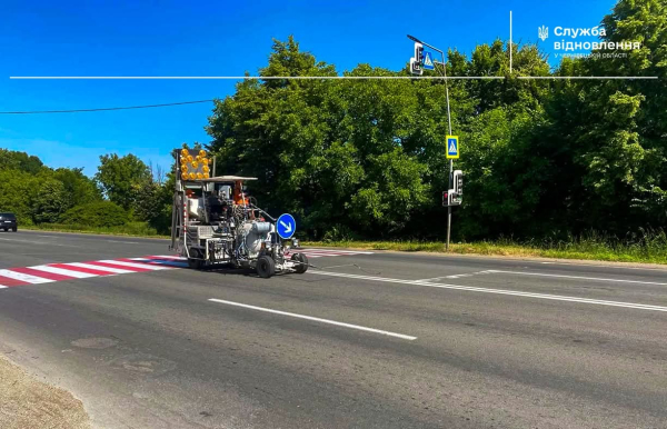 На міжнародній трасі М-19 на Буковині оновили дорожню розмітку » ТВА