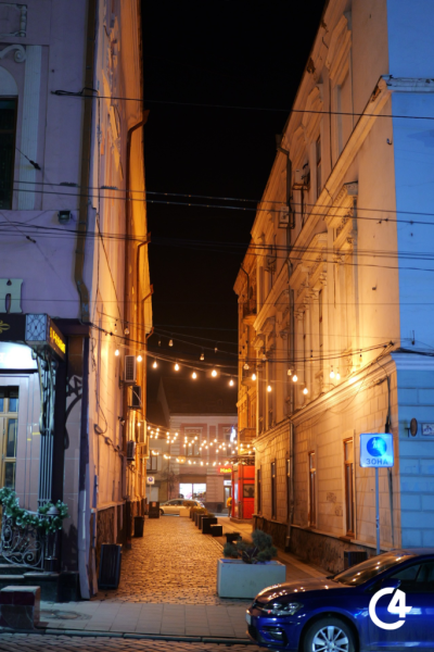 C4 - Справжній дух Різдва панує в Чернівцях (фотозвіт)