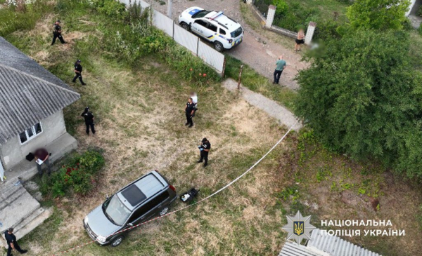 C4 - У Чернівцях патрульні затримали ймовірного вбивцю односельця