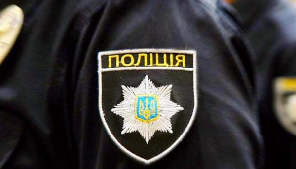 У Чернівцях поліцейські оперативно затримали чоловіка, який викрав мобільний телефон містянки » ТВА