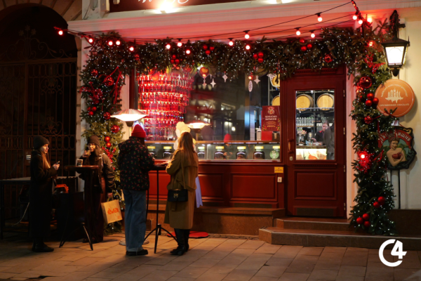 C4 - Справжній дух Різдва панує в Чернівцях (фотозвіт)